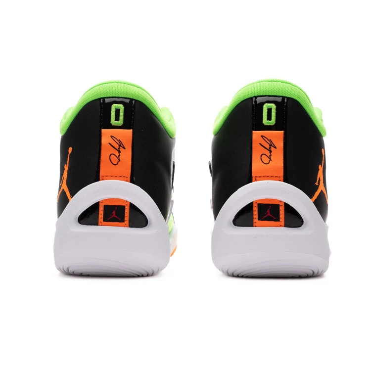 zapatilla-jordan-tatum-1-home-team-white-total-orange-black-green-strike-4