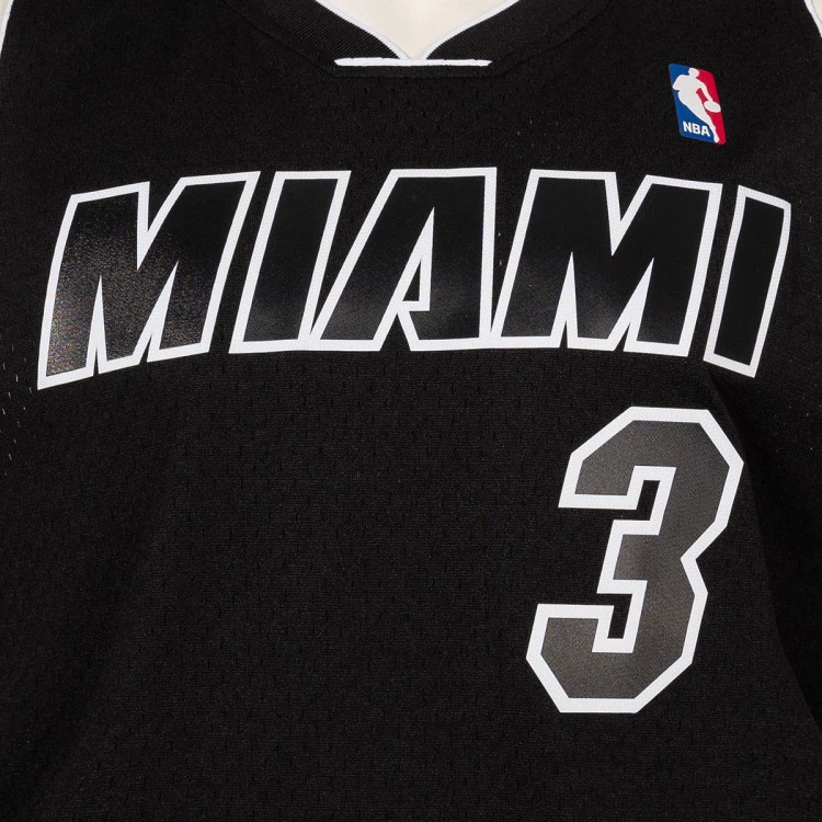 camiseta-mitchell-ness-miami-heat-wingman-jersey-dwayne-wade-black-4