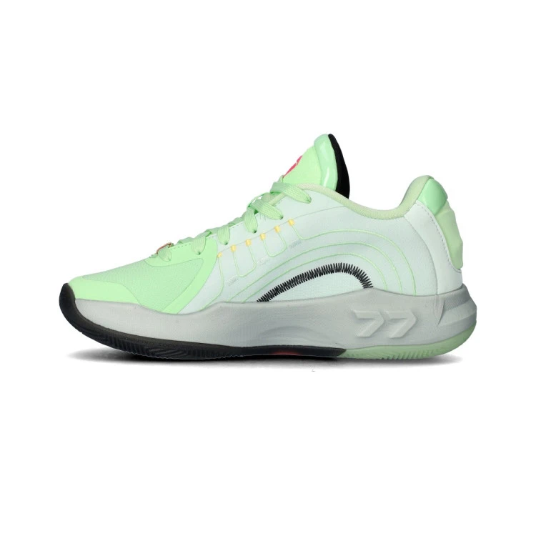 zapatillas-jordan-luka-4-space-navigator-nino-barely-green-black-vapor-green-2
