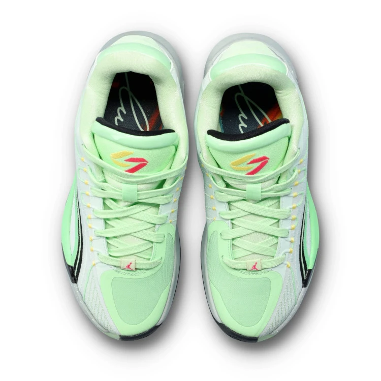 zapatillas-jordan-luka-4-space-navigator-nino-barely-green-black-vapor-green-5