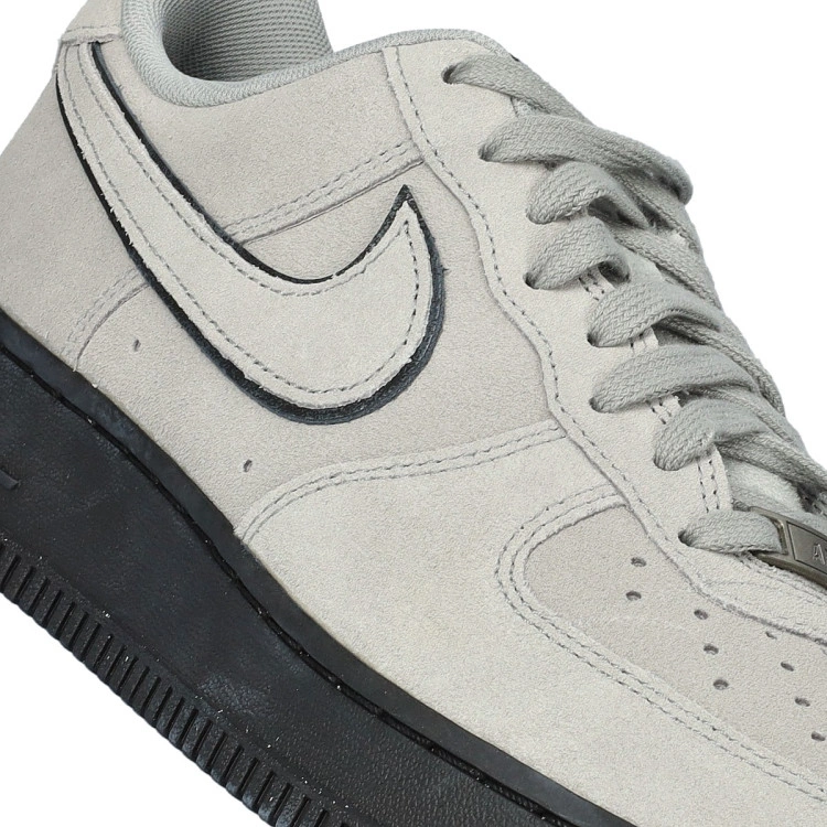 zapatilla-nike-air-force-1-07-lv8-gris-7