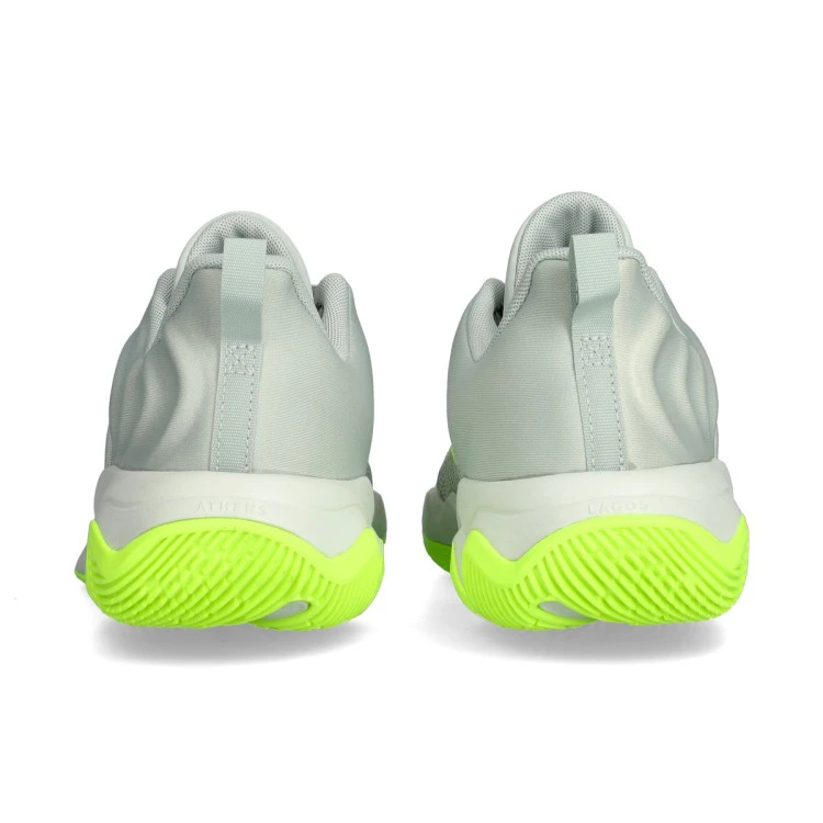 zapatillas-nike-giannis-immortality-4-nino-plata-4