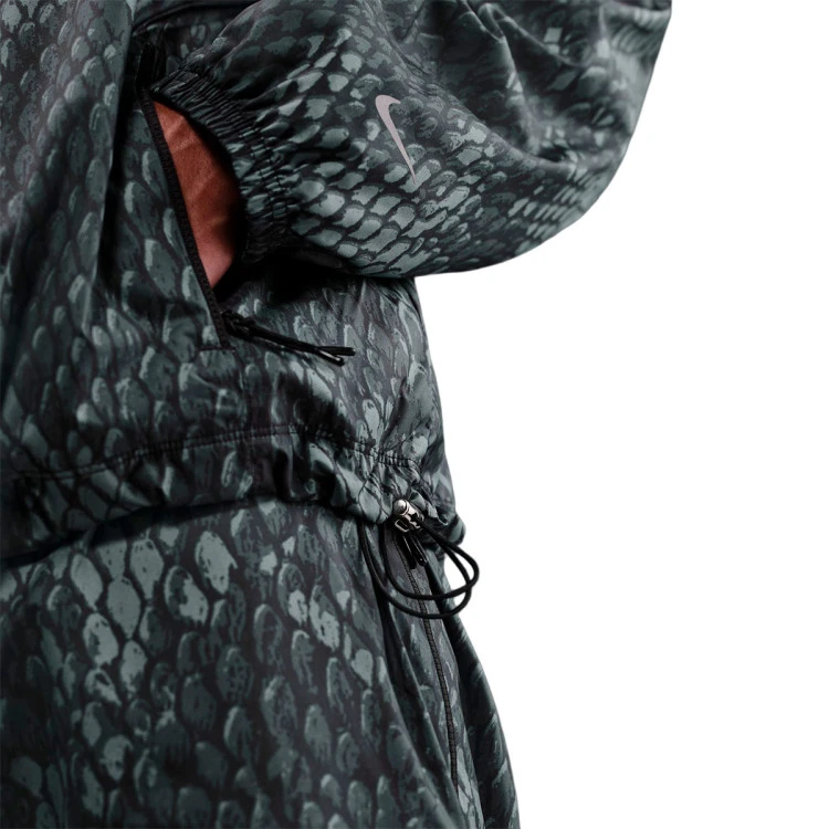 chaqueta-nike-kobe-light-weight-woven-black-reflective-silv-3