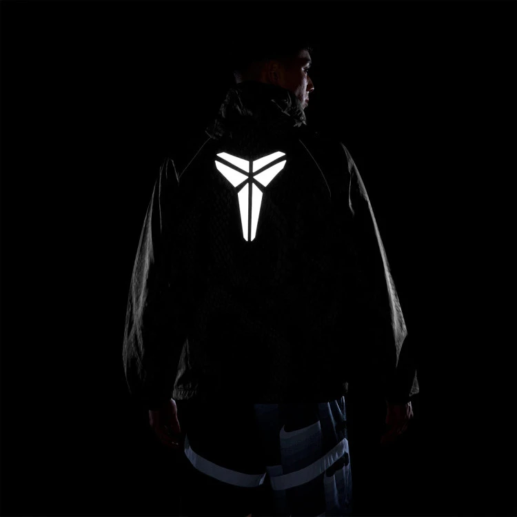 chaqueta-nike-kobe-light-weight-woven-black-reflective-silv-4