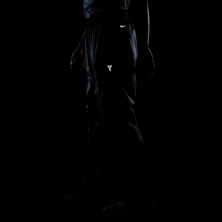 pantalon-largo-nike-kobe-light-weight-woven-black-reflective-silv-5