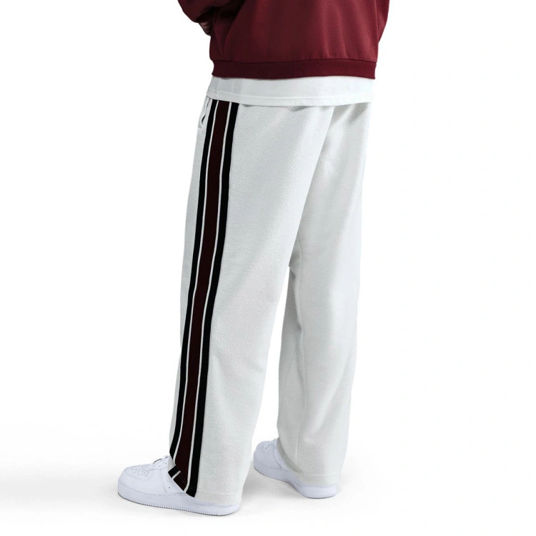 pantalon-largo-nike-lebron-james-standard-issue-sail-dark-team-red-1