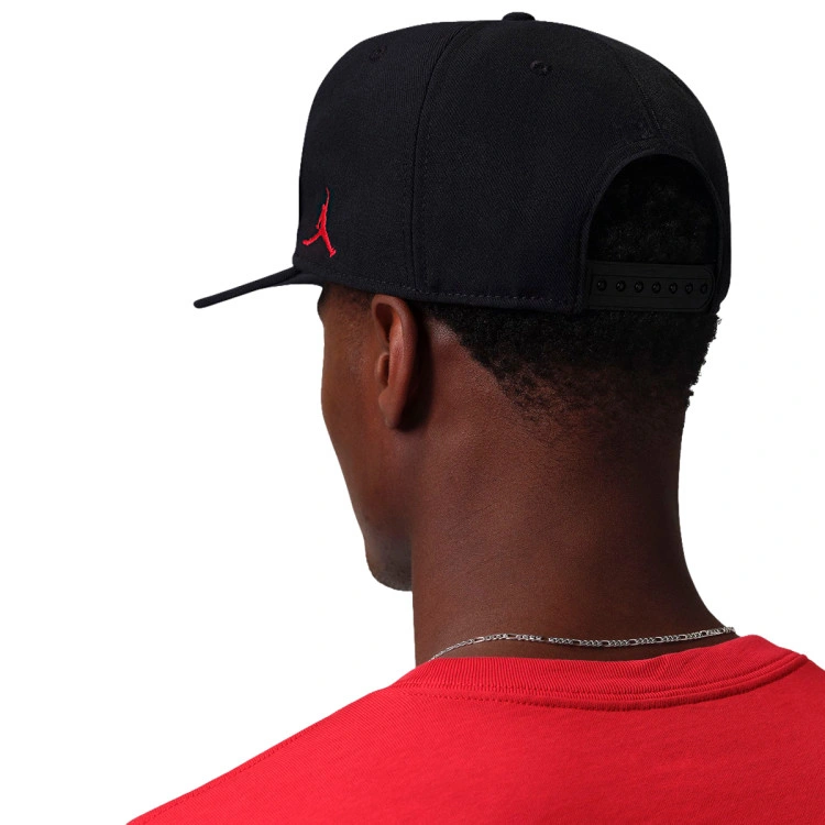 gorra-jordan-pro-air-jordan-4-sneaker-patcch-black-university-red-6