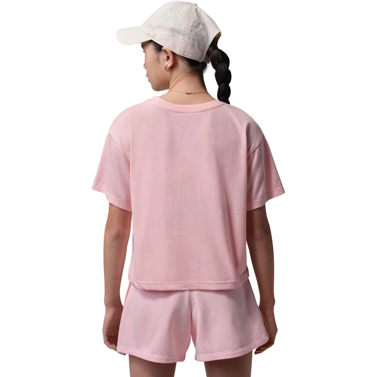 camiseta-jordan-brooklyn-essentials-nina-pink-bloom-1