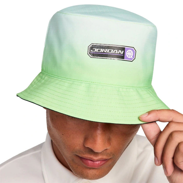 gorro-jordan-apex-reversible-bucket-q54-barely-green-black-action-grape-3