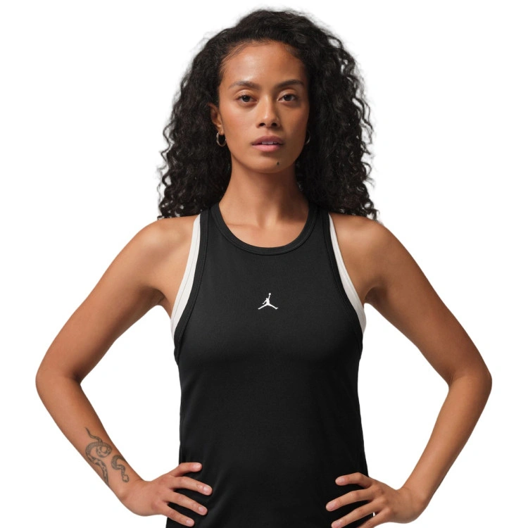 camiseta-jordan-sport-essential-sin-mangas-top-mujer-black-white-0