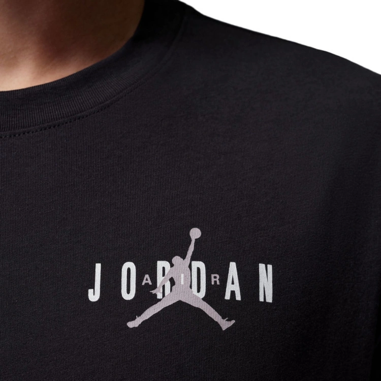 camiseta-jordan-mj-brooklyn-varsity-gfx-black-white-3