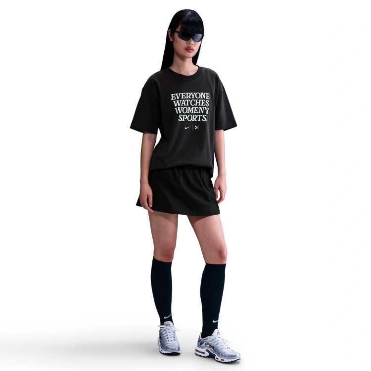 camiseta-nike-everyone-watches-womens-sports-off-noir-sail-4