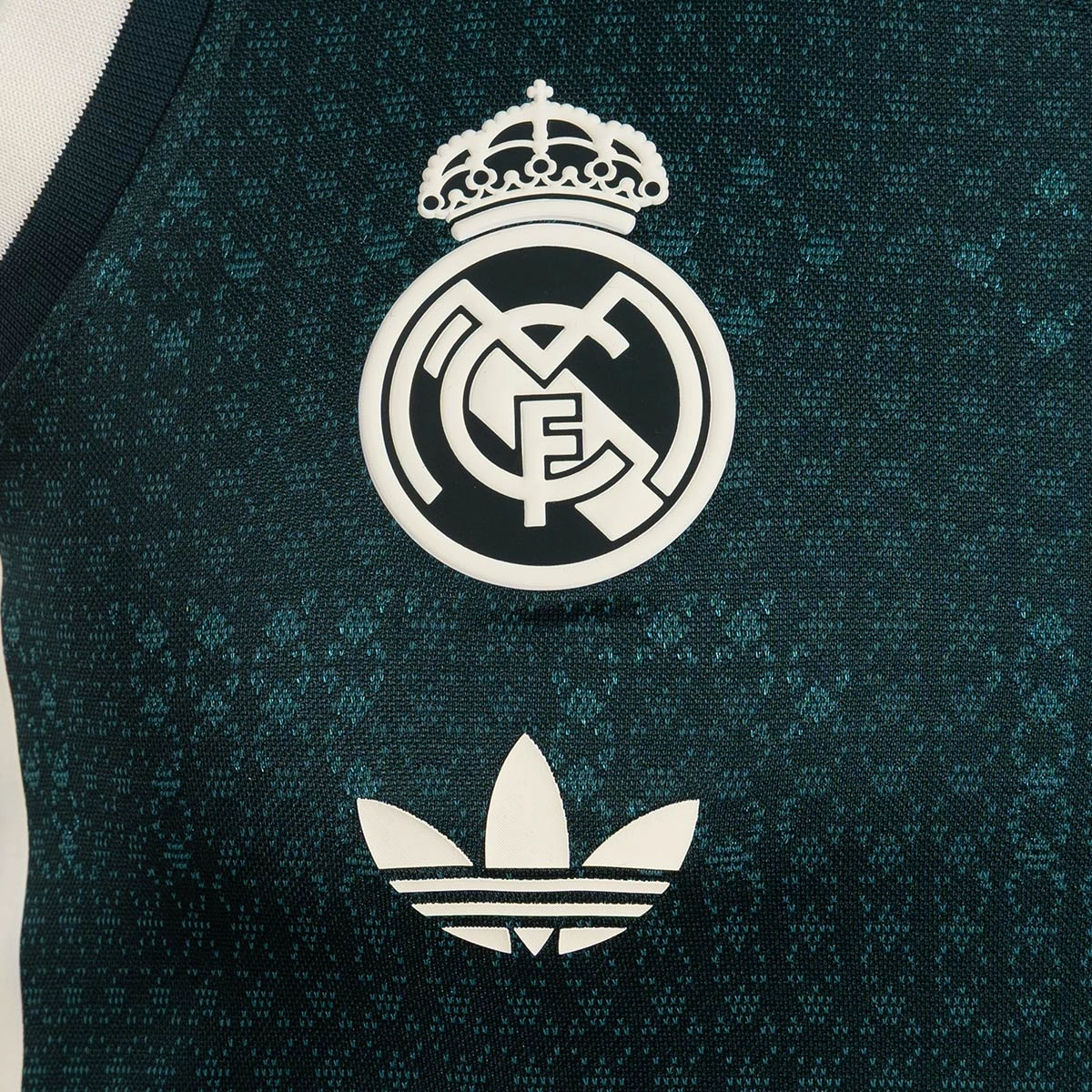 camiseta-adidas-real-madrid-basketball-segunda-equipacion-replica-2026-2027-nino-aurora-ivy-3