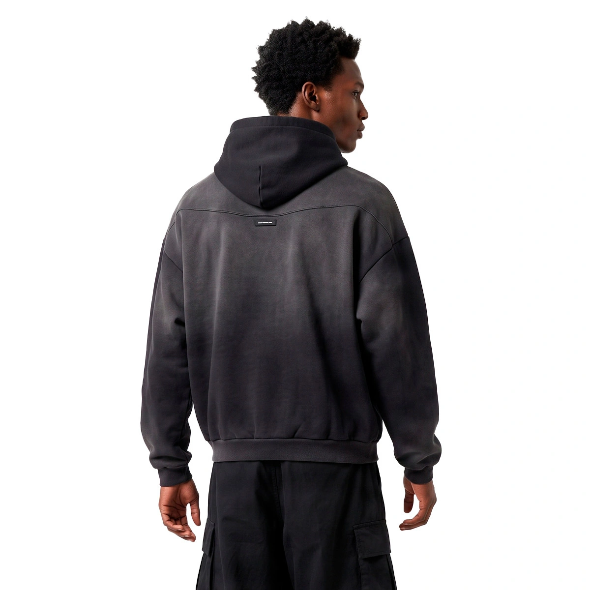 sudadera-nike-golden-state-warriors-therma-fit-standard-issue-fleece-wash-dark-charcoal-2