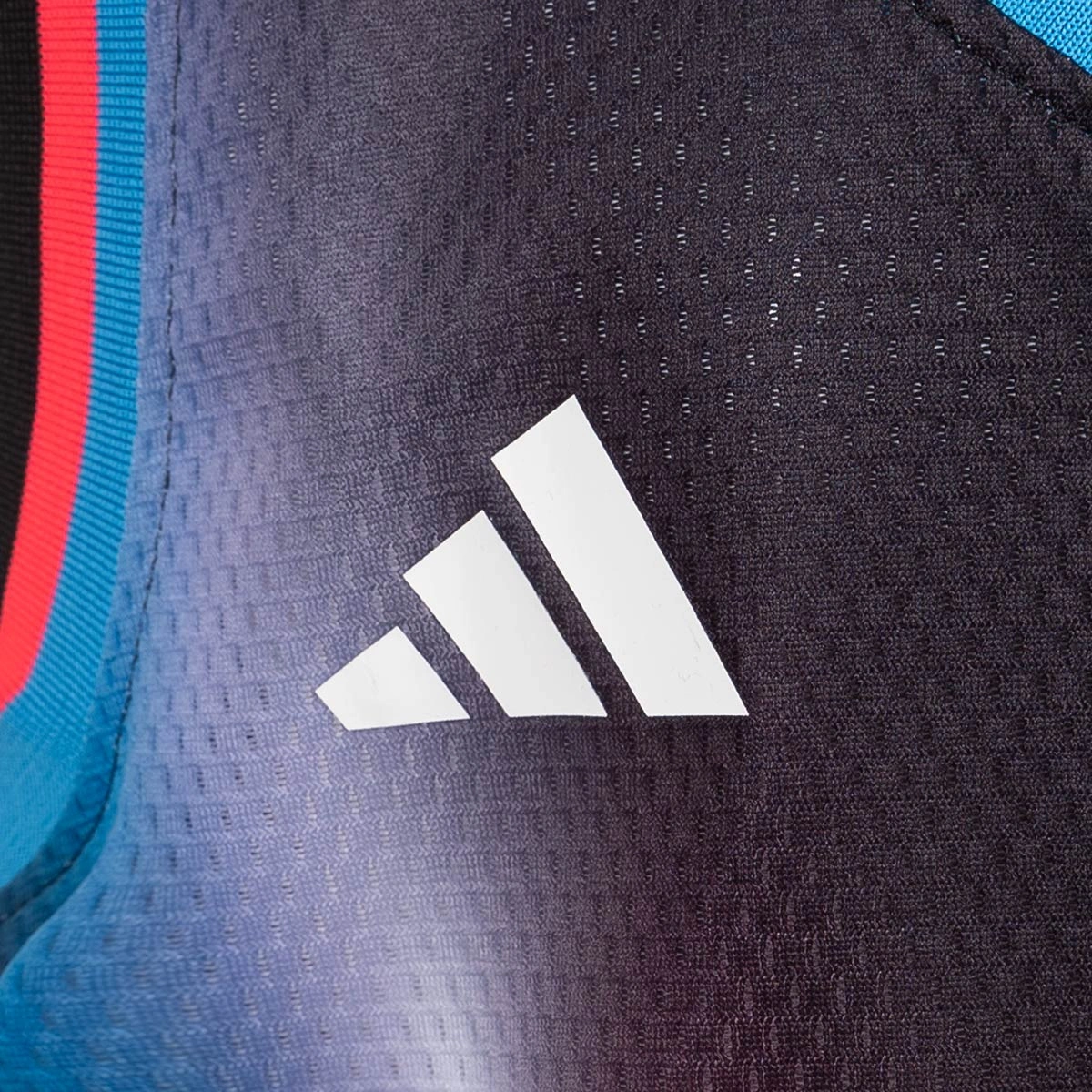 camiseta-adidas-paris-basketball-primera-equipacion-2026-2027-nino-black-4