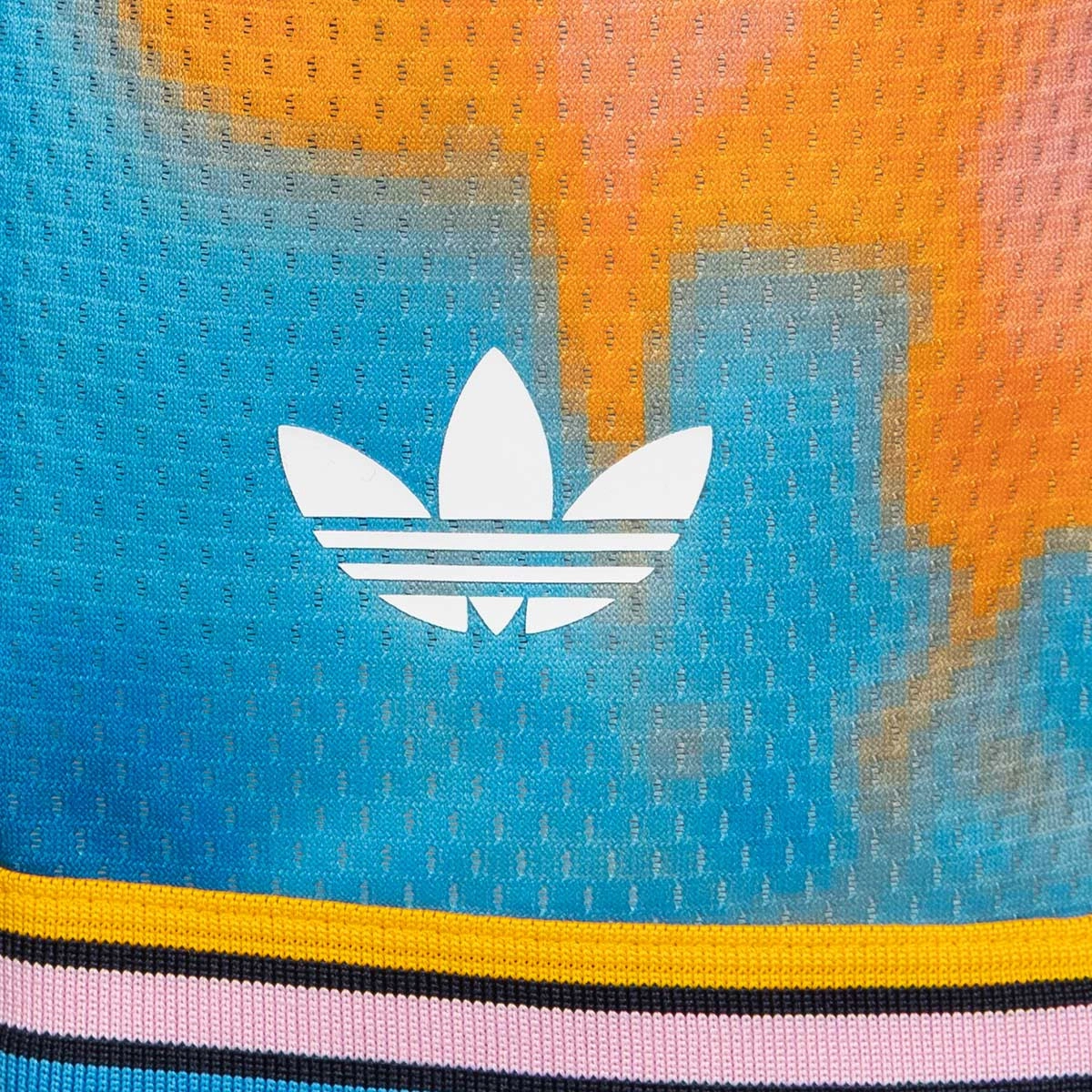 pantalon-corto-adidas-paris-basketball-tercera-equipacion-2026-2027-lucid-ray-blue-3