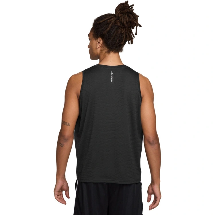 camiseta-nike-sabrina-aero-fit-black-black-ice-silver-1