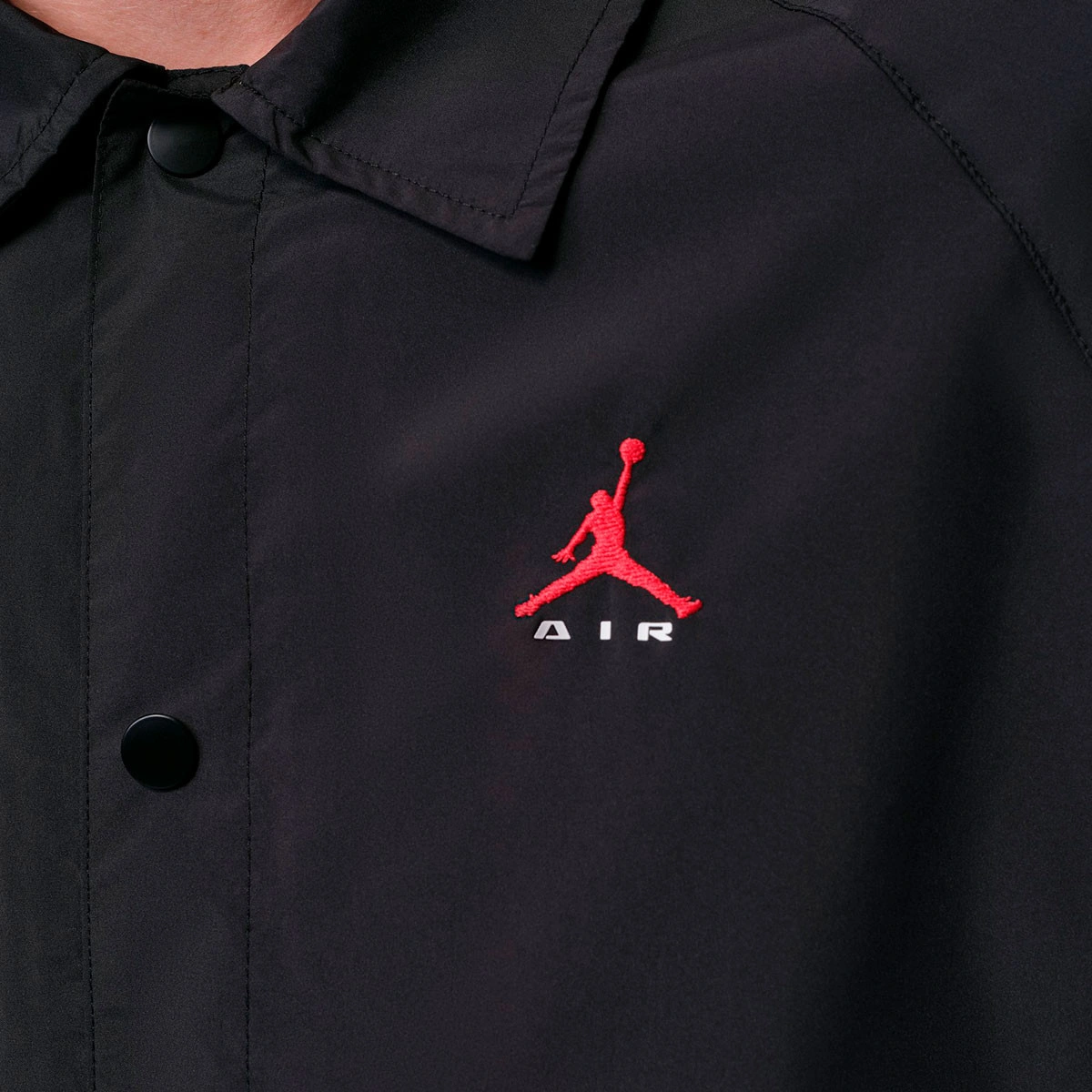 chaqueta-jordan-brooklyn-coaches-black-white-2