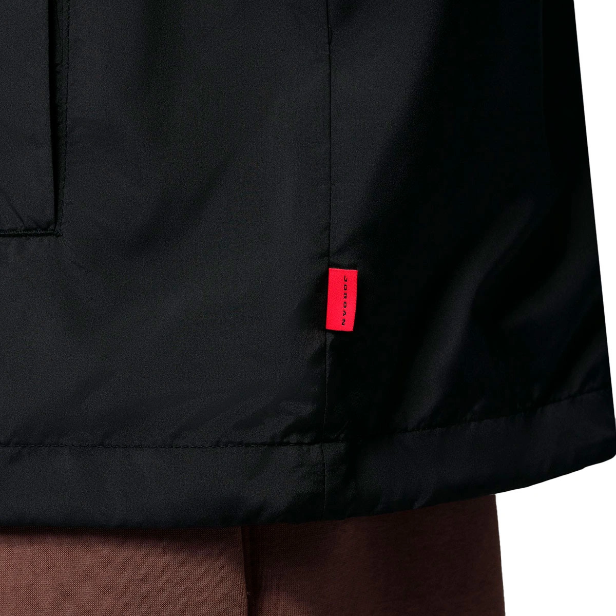 chaqueta-jordan-brooklyn-coaches-black-white-4