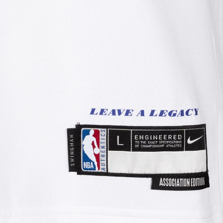 camiseta-nike-los-angeles-lakers-swingman-association-edition-kobe-bryant-nino-white-4