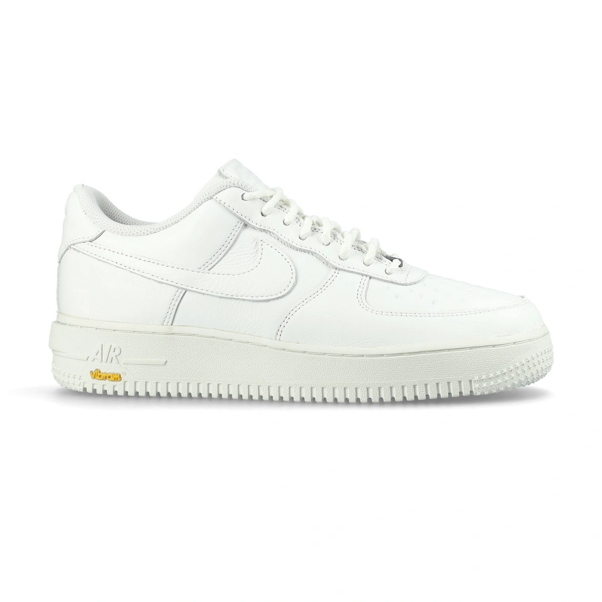 sneakers-nike-air-force-1-gore-tex-vibram-blanco-1