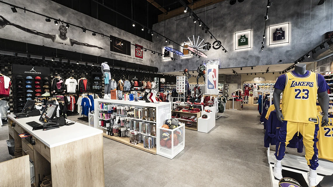 BasketballEmotionZaragozaPuertoVenecia - 1731325443_galeria_imagen_tiendas_1140x641_02